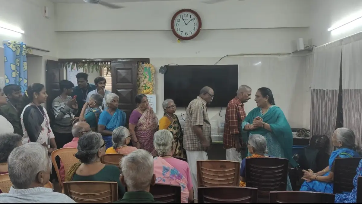 Hearts in Harmony : Old age home Visit - photo 4